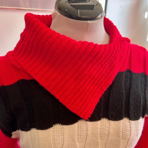 Late 60s / Early 70s Mod Ribbed Knit Turtleneck Sweater - Picture 2 of 7